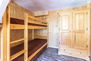 Room - 70m from ski slopes, Ground floor, balcony, tv, 43m², La Clusaz (La Clusaz)