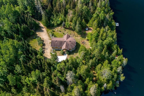 Zulu Zen waterfront cottage