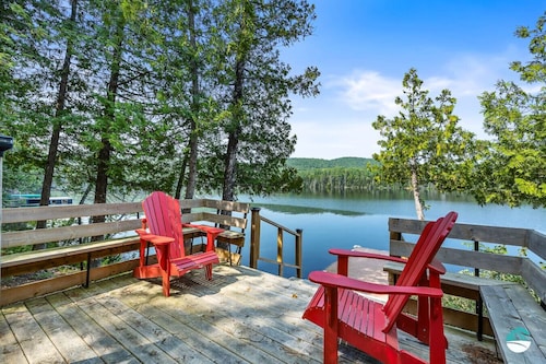 Zulu Zen waterfront cottage