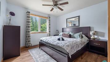 3 habitaciones, tabla de planchar con plancha y cuna de viaje