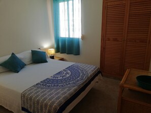 2 bedrooms, iron/ironing board, WiFi, bed sheets