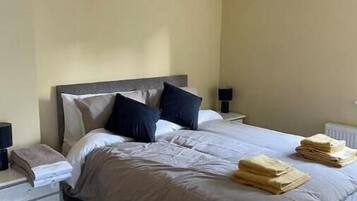 3 bedrooms, Internet