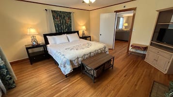3 bedrooms, travel cot, WiFi, bed sheets