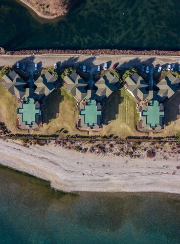 Garden Superior Moreno Ground Floor Lake Front