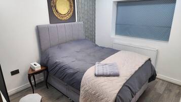 4 bedrooms, soundproofing, iron/ironing board, free WiFi