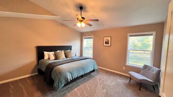 3 chambres, fer et planche Ă repasser, Wi-Fi, draps fournis