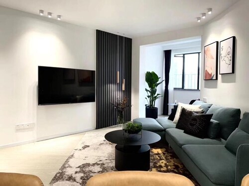 Shanghai Jing'an Temple Quality 3 BR Alarming and quiet Commercial area