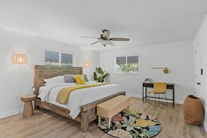 3 bedrooms, desk, iron/ironing board, WiFi - PAR-TEE|3bd Golf Course Home - Sleeps 11, Pets OK! (Sarasota)