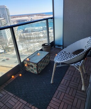 Property grounds - Beautiful Fort York CN Tower & Lake Views (Toronto)