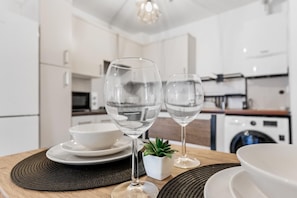 Apartment | Private kitchen - Modern 2-bed Apartment in Stratford (London)