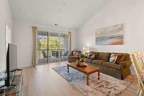 Smart TV - Amazing Golf and Beach Getaway (North Myrtle Beach)