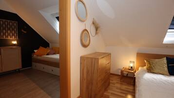 4 bedrooms, free WiFi, bed sheets