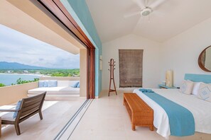 8 soverom, skrivebord, strykejern/-brett og reiseseng for barn