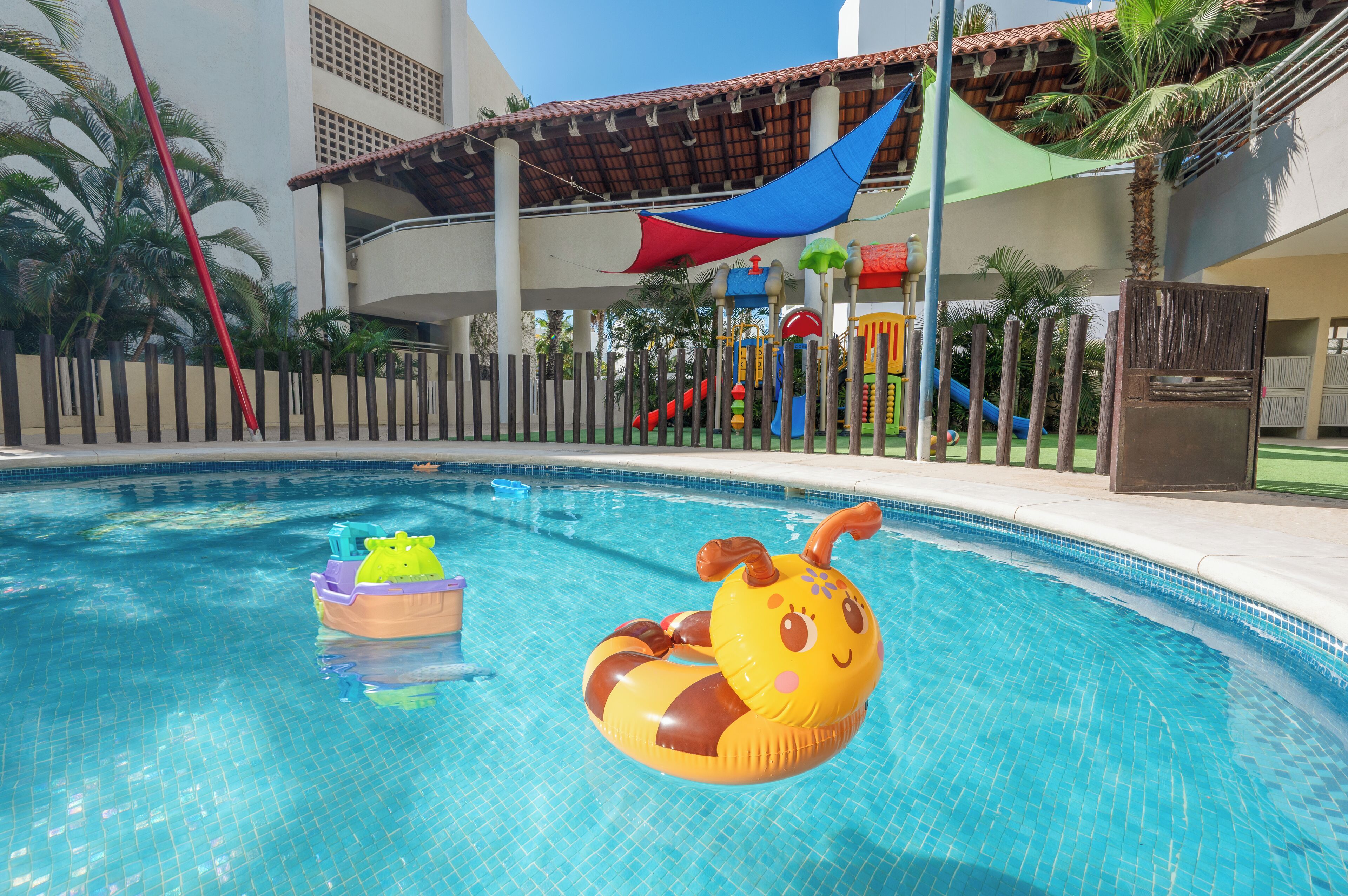 3 piscinas al aire libre