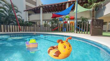 3 piscinas al aire libre