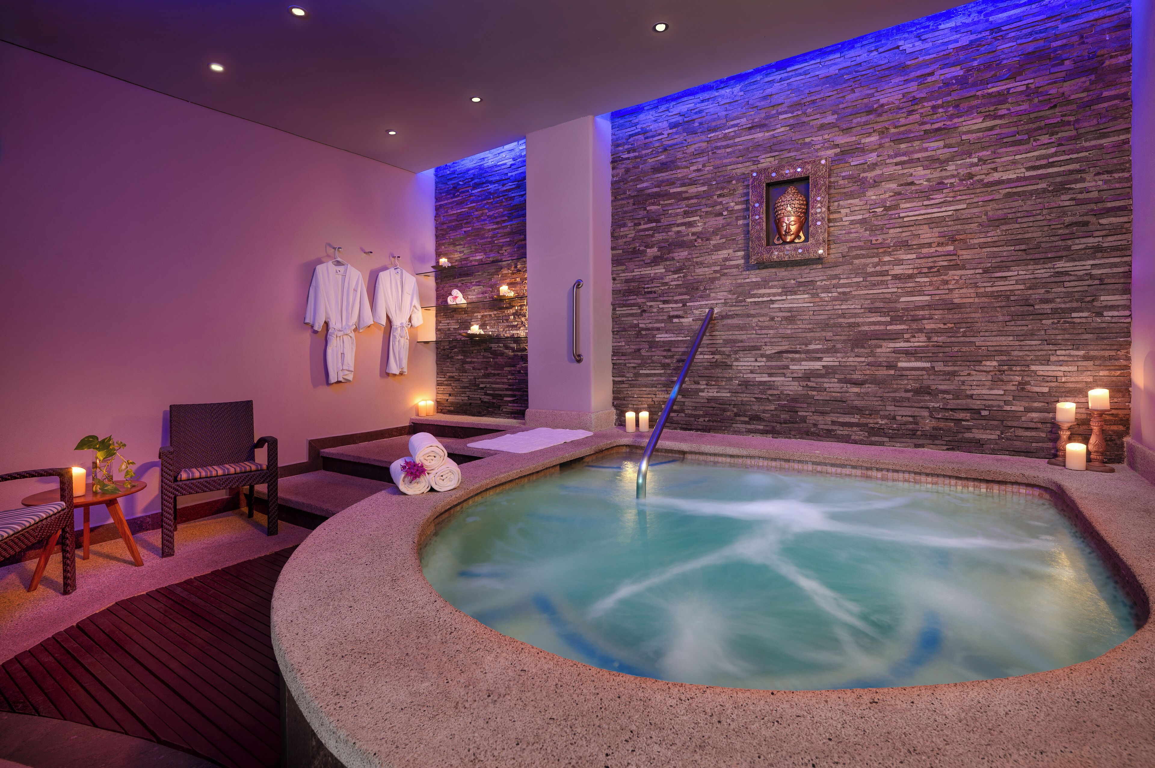 Deep-tissue massages, 5 treatment rooms