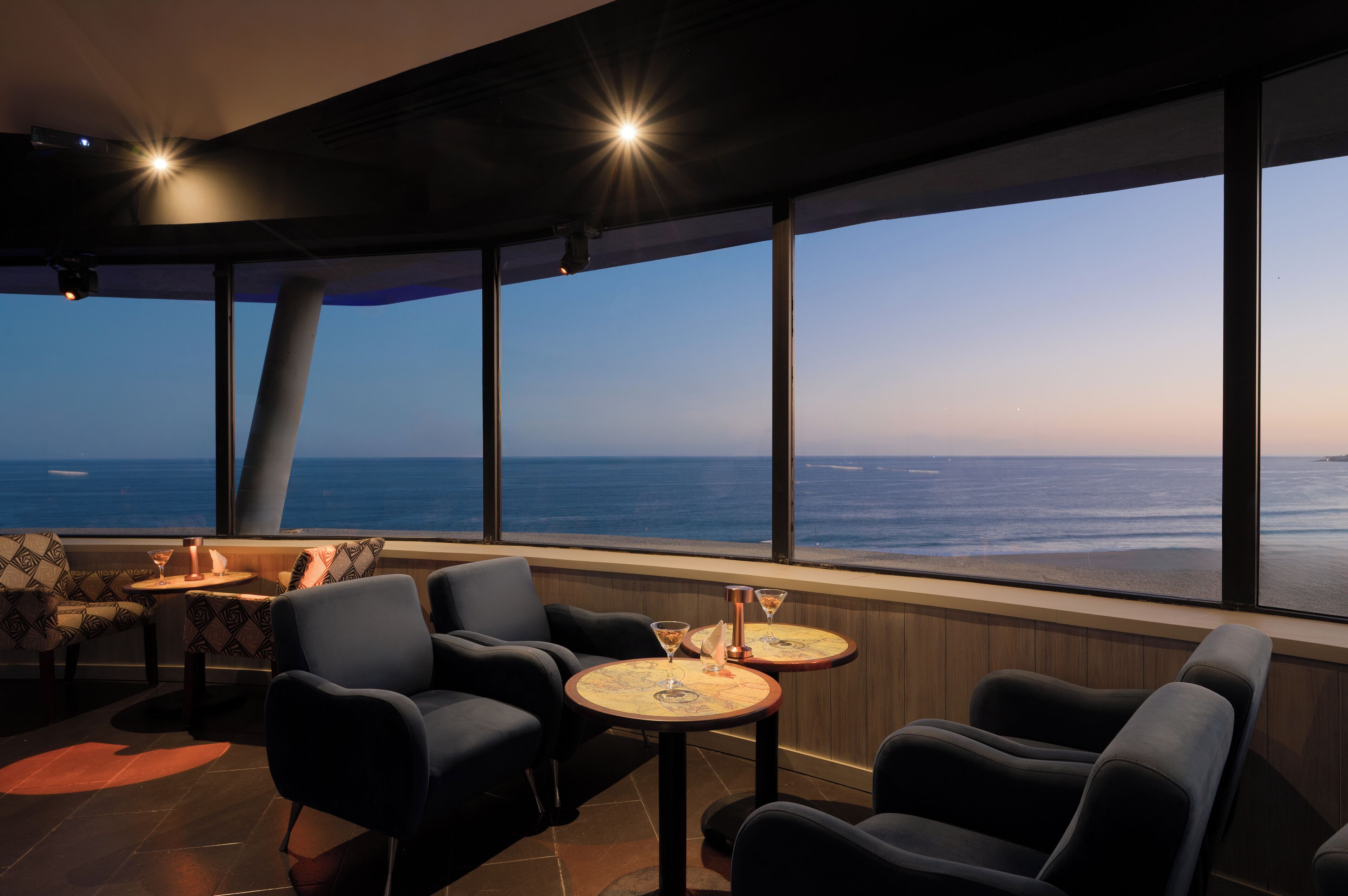 4 間酒吧/酒廊、池中酒吧、池畔酒吧