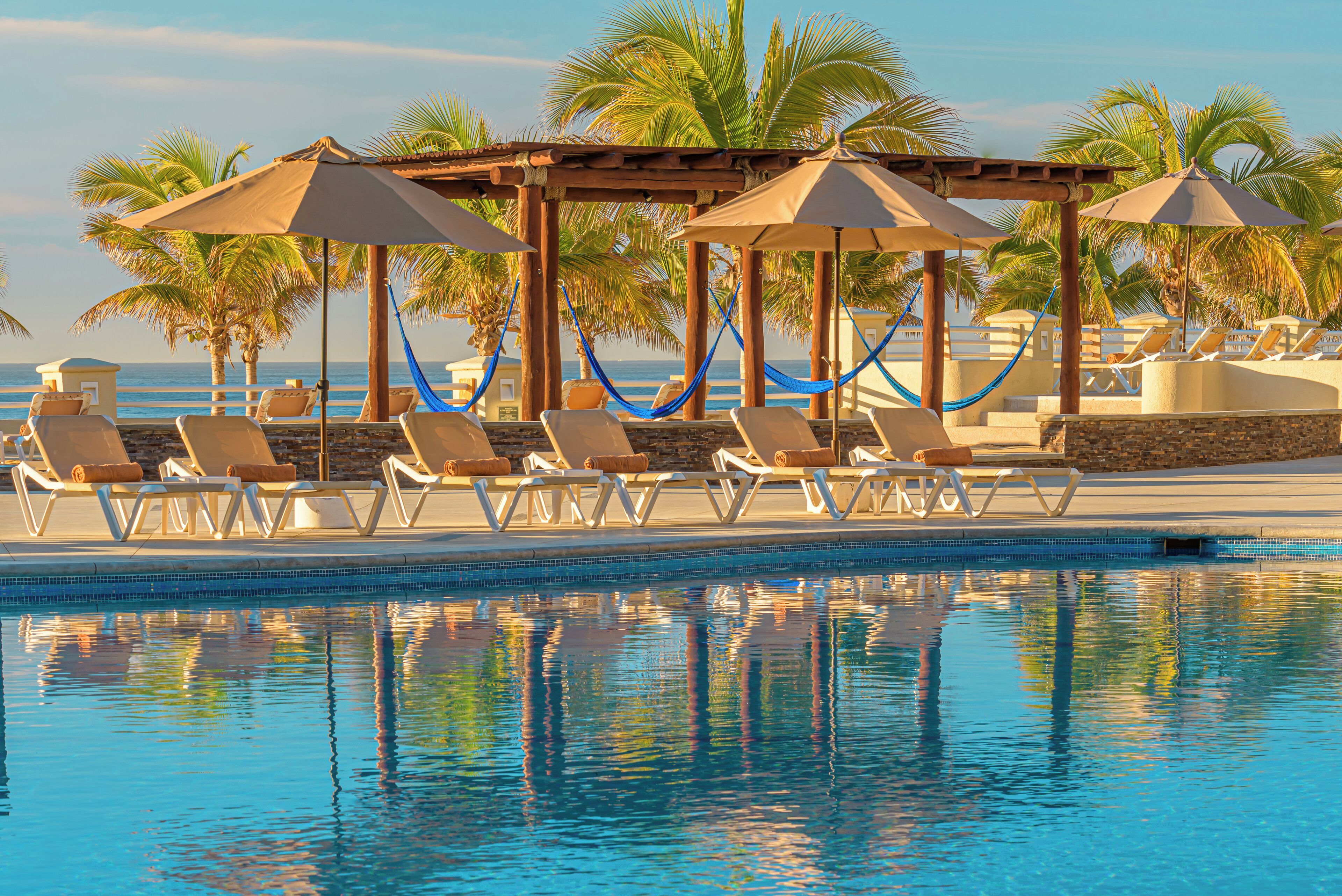 3 albercas al aire libre 