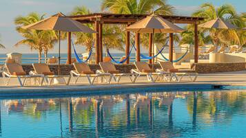 3 albercas al aire libre