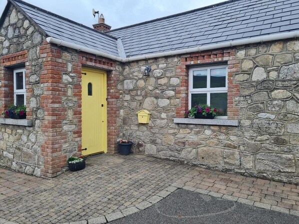 Cottage | Exterior - Cottage in the Dublin Mountain (Cunard)