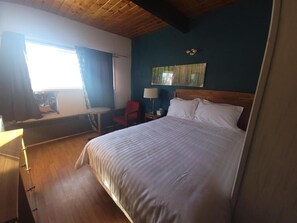 Chambre simple, vue sur la cour intérieure | Bureau, accès au Wi-Fi (inclus)