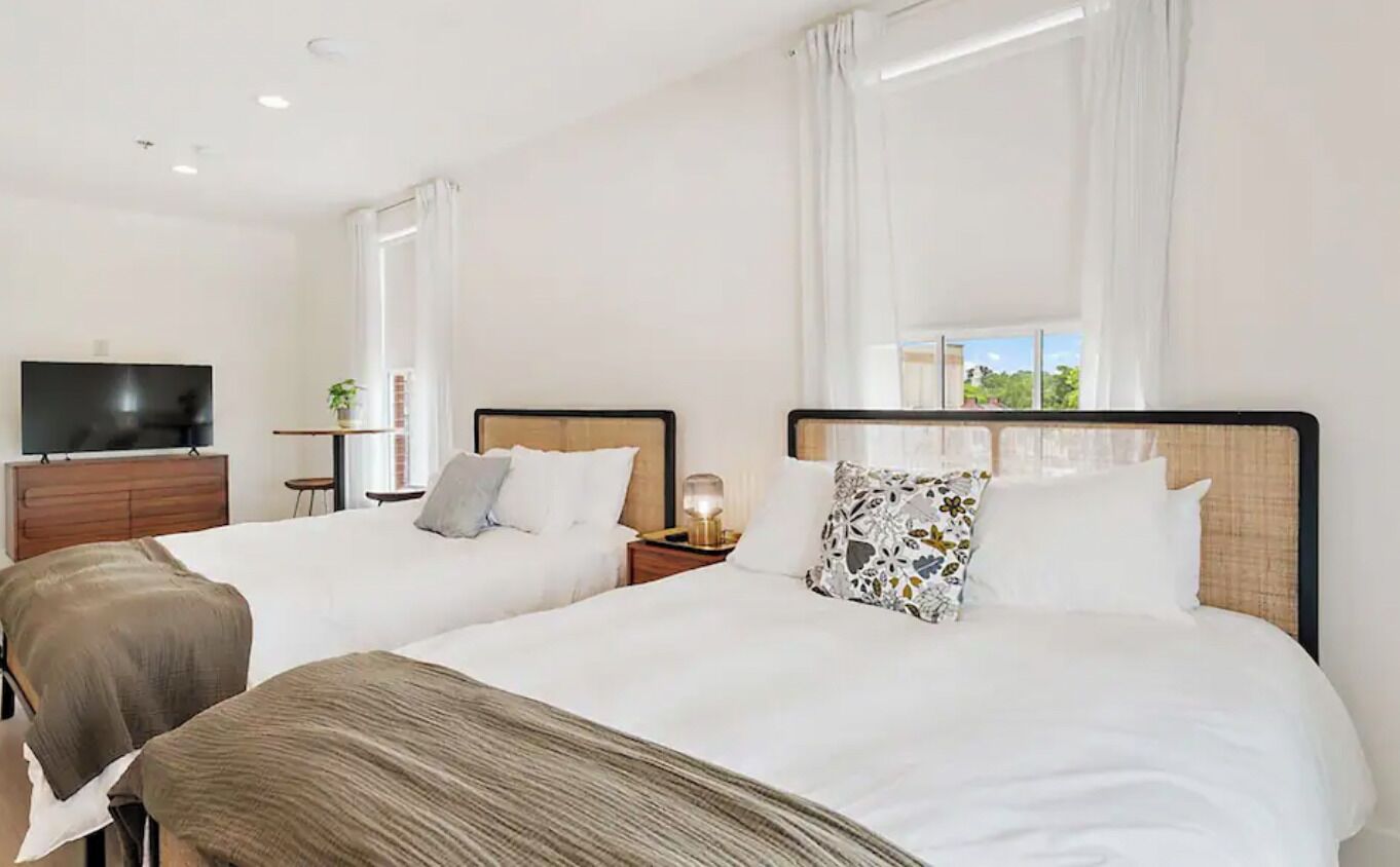 Willie Morris Loft At Belhaven Town Center Room 300 
