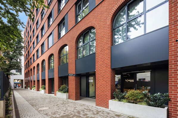 Front of property - City Break Plac Wolności 6 Aparthotel (Poznan)