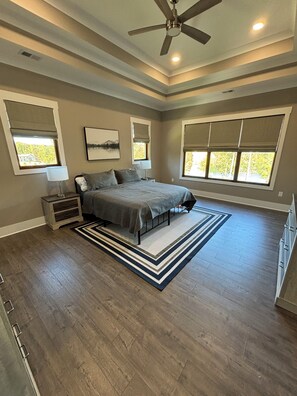 6 bedrooms, iron/ironing board, free WiFi, bed sheets