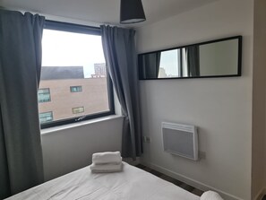 1 chambre, fer et planche à repasser, Wi-Fi gratuit