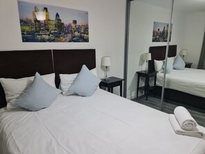 1 habitación, tabla de planchar con plancha y wifi gratis 