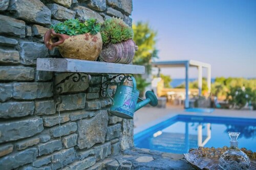 Stone house - private swimming pool