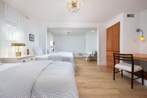 5 bedrooms, desk, iron/ironing board, travel cot