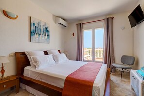 3 bedrooms, iron/ironing board, free WiFi, bed sheets - Villa Hestia Calvi - Maison climatisée avec piscine (Calvi)