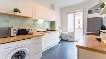 Fridge, microwave, oven, dishwasher