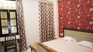 2 quartos, ferros/tábuas de passar roupa, Wi-Fi, roupa de cama