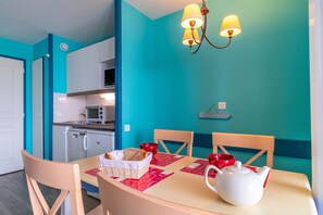 Dining - Le Tamm Bara - Appt avec piscine partagée (Douarnenez)