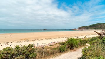 Una playa cerca