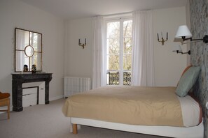 6 Schlafzimmer, Schreibtisch, Bügeleisen/Bügelbrett, kostenloses WLAN