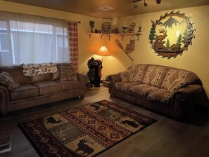 Smart TV, fireplace