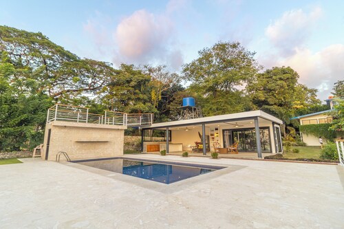 Unique 6-bedroom Villa with a Treehouse and Panoramic Views