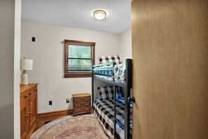 3 bedrooms, WiFi, bed sheets