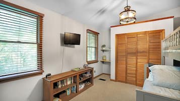 3 bedrooms, WiFi, bed sheets