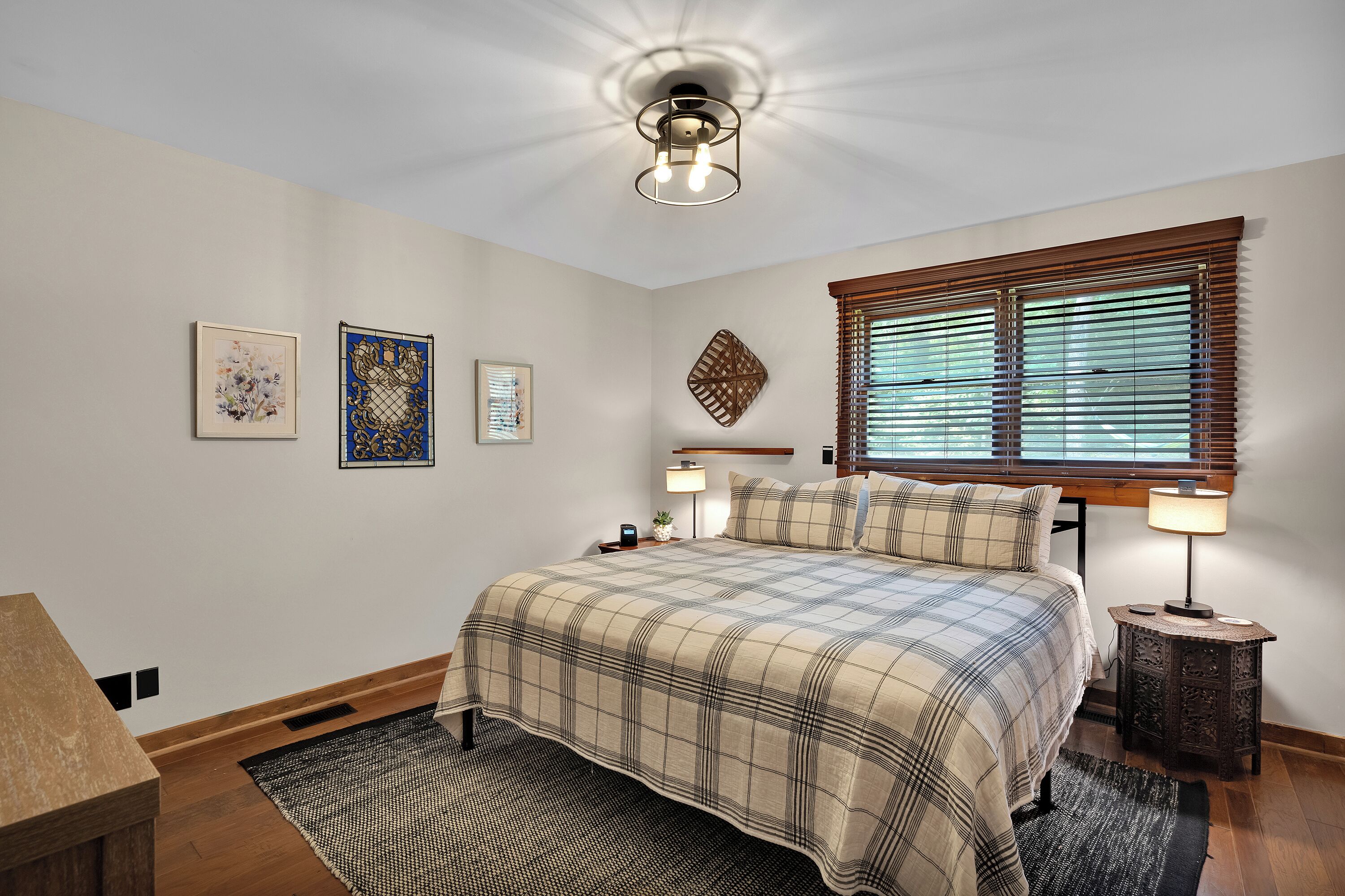 3 bedrooms, WiFi, bed sheets