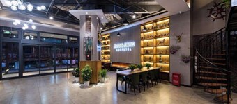 James Joyce Coffetel (Beijing Daxing Huangcun Qingyuan Road Metro Station branch)