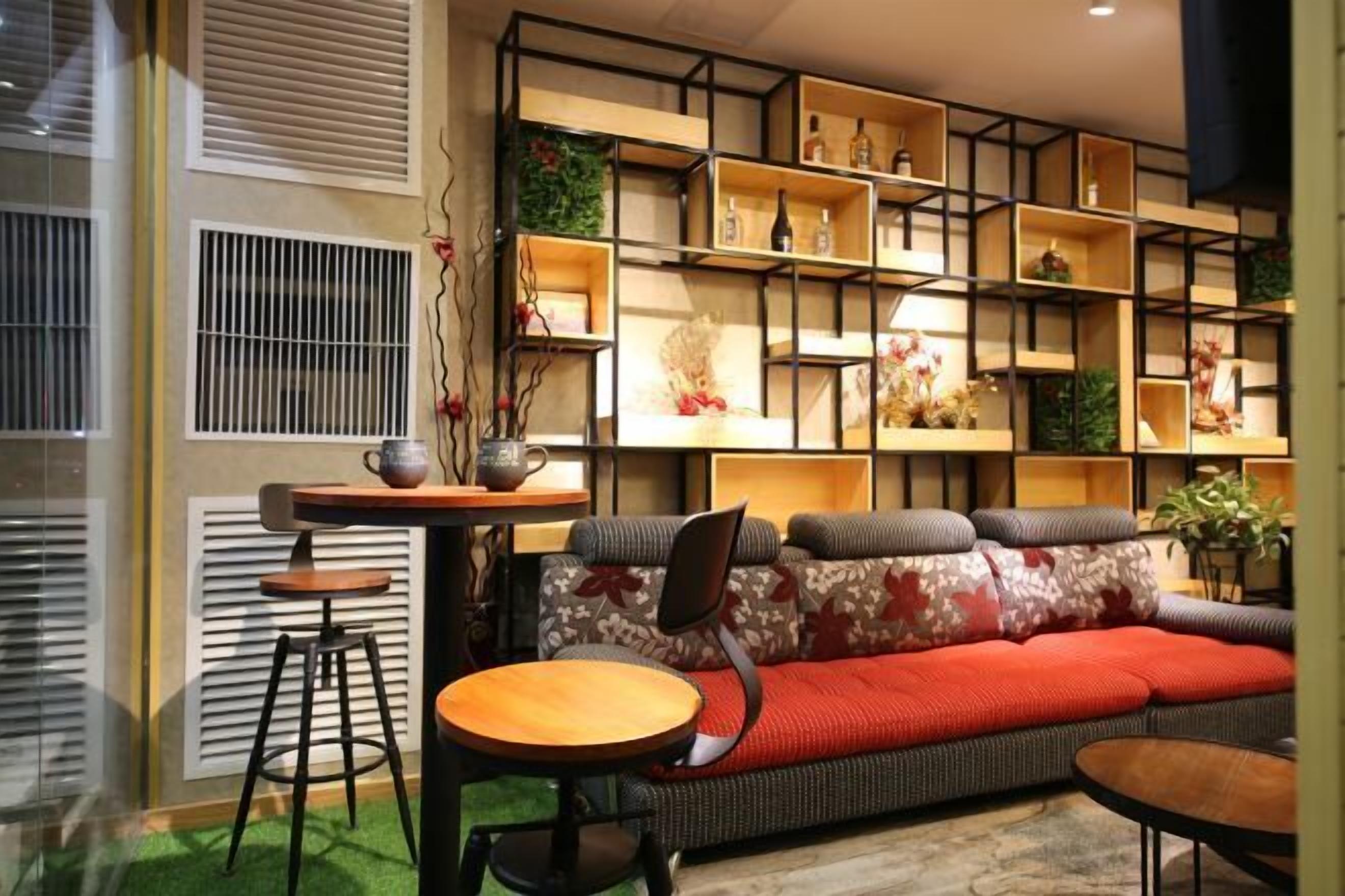 المنشأة من الداخل