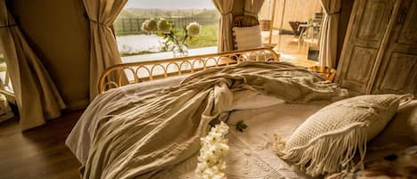 1 habitación y ropa de cama