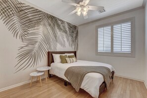 4 Schlafzimmer, Zimmersafe, Bügeleisen/Bügelbrett, WLAN