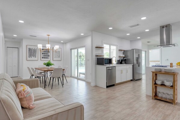 House (3 Bedrooms) | Interior - Casa Bonita by Avantstay Large Backyard, Patio, Pool + Hot Tub (Bonita Springs)