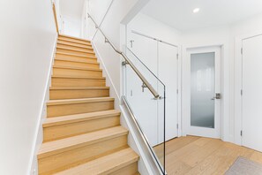 Interior - Mid Century Retro 4 Bedroom Home in Central Vancouver (Vancouver)