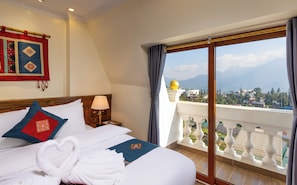 Deluxe Double Room, 1 Queen Bed, Non Smoking, Mountain View | Premium bedding, down comforters, memory foam beds, desk - Sapa TT Homestay (Sa Pa)